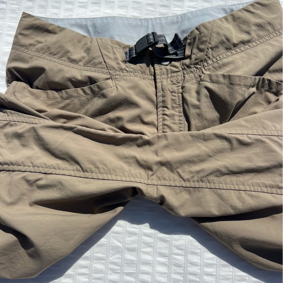 Mountain Hardwear Women's Ramesa Short in Khaki, 6 - Picture 10 of 14
